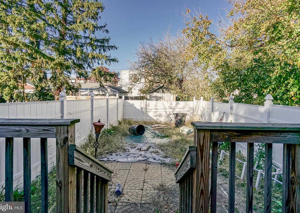 2nd image of 2936 Constitution Rd