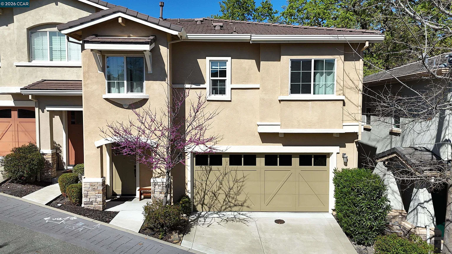 2291 Overlook Dr photo 1