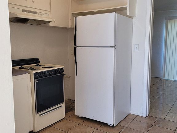 4th image of 2240 W Morten Ave APT B