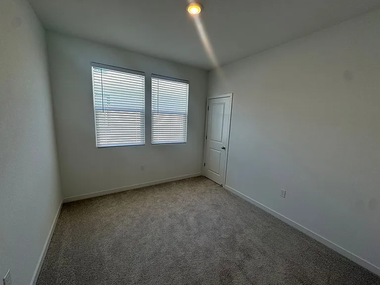 1107 Baylor Ter — Photo 8