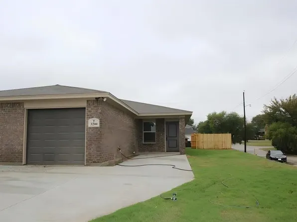 3200 Cherry Ln, Fort Worth, TX 76111