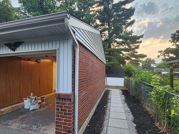5th image of 10913 Maplehill Dr