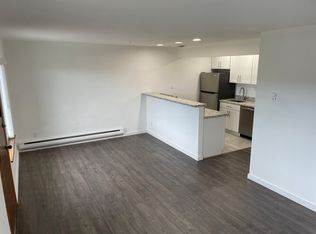 3245 14th Ave W APT 7, Seattle, WA 98119