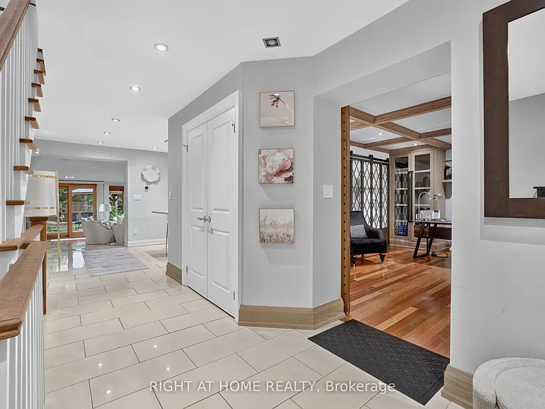 35 Brightbay Cres — Photo 6