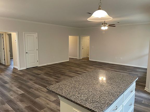 3rd image of 507 Ridgeland Rd