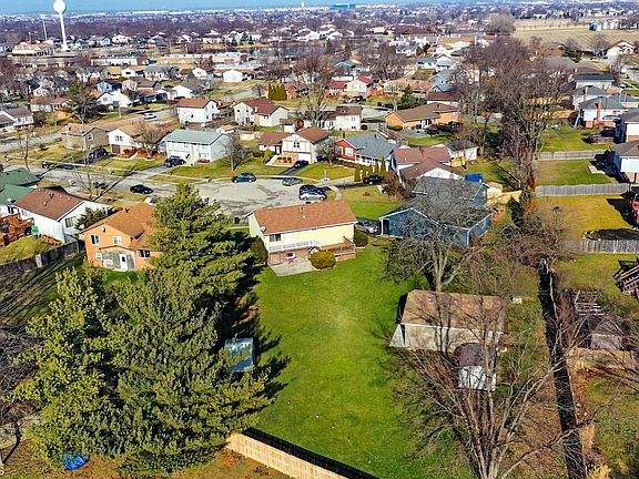 3rd image of 7611 W Juniper Ct