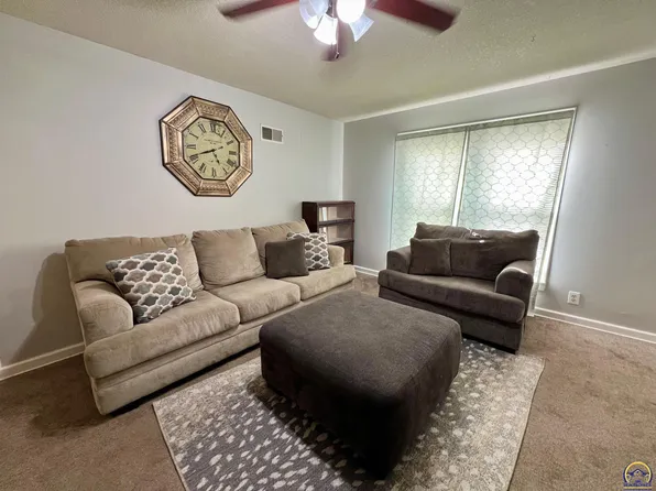 1186 SW Gage Blvd, Topeka, KS 66604