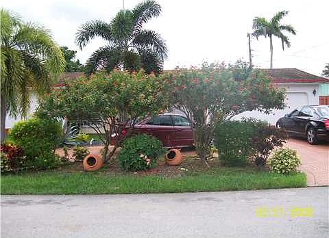 5th image of 8746 S Bermuda Dr