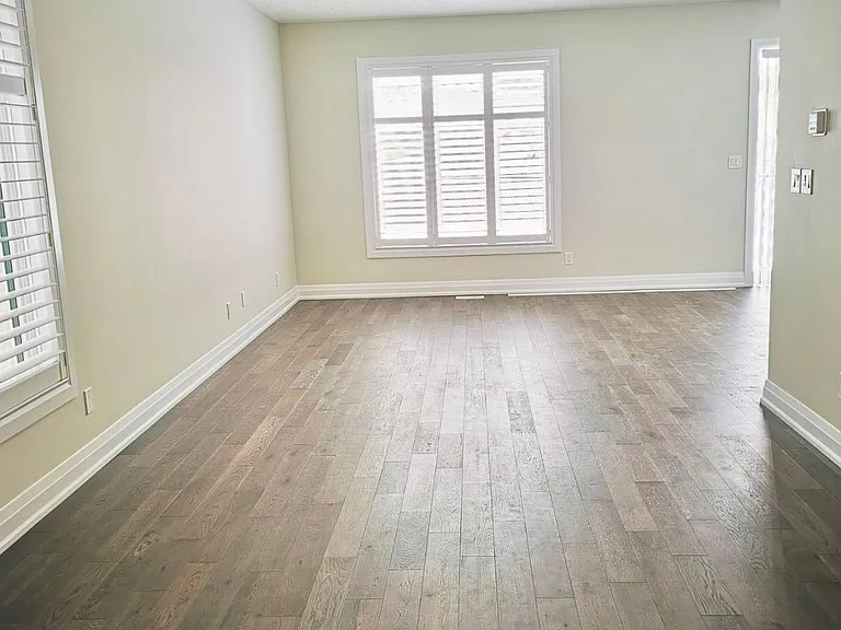 917 Valencia Ct — Photo 5