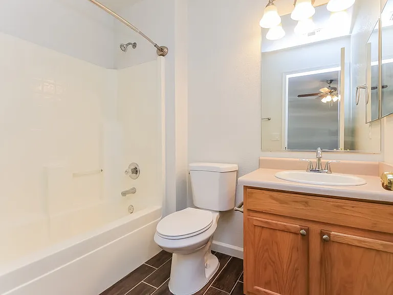 1006 S Clancy Cir — Photo 10