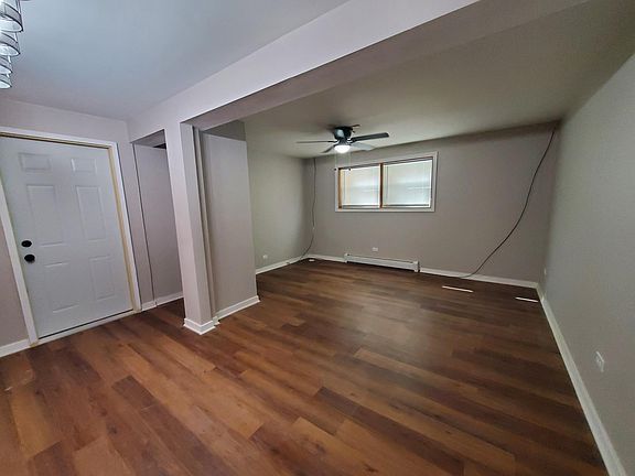 4th image of 8653 W Catherine Ave #G