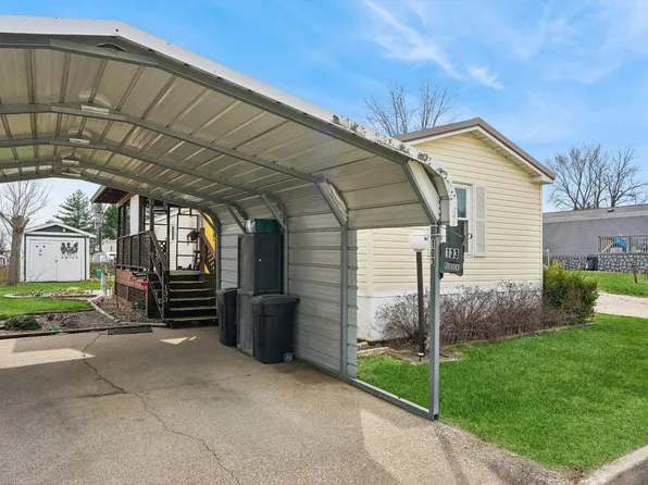 8900 NE 25th St, Carlisle, IA 50047