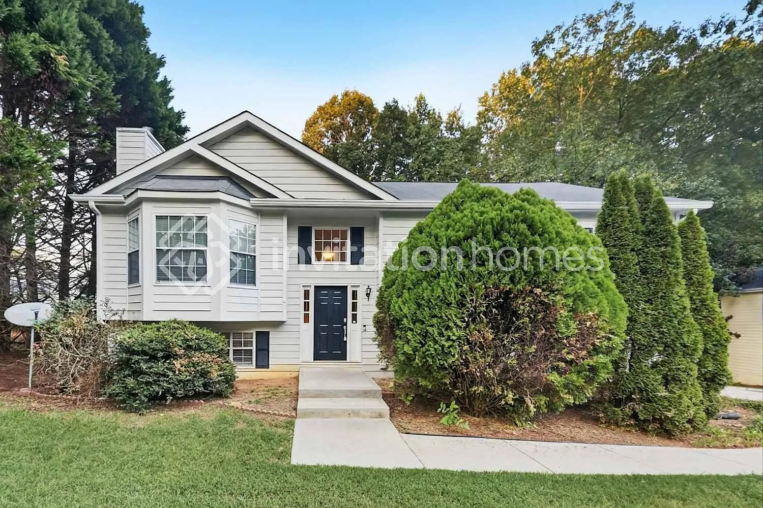 320 Ashland Manor Dr Lawrenceville, GA 30045 — Photo 1
