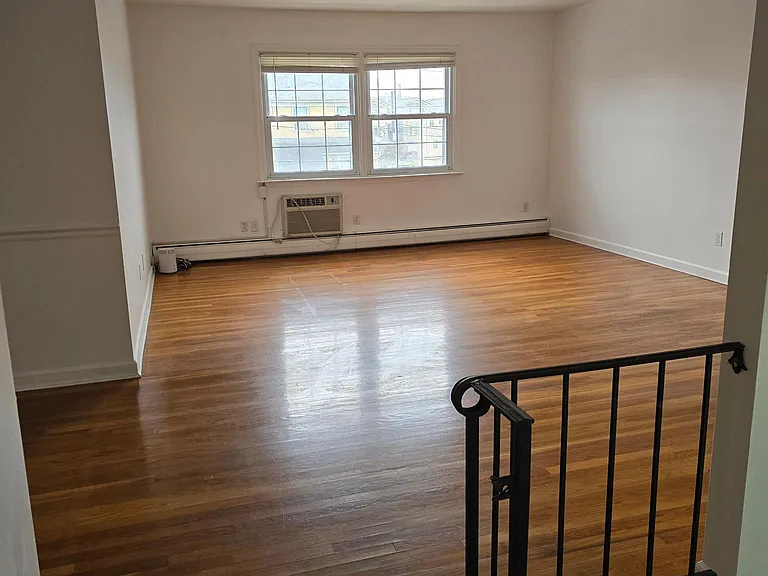 202 Sussex St #2 — Photo 5