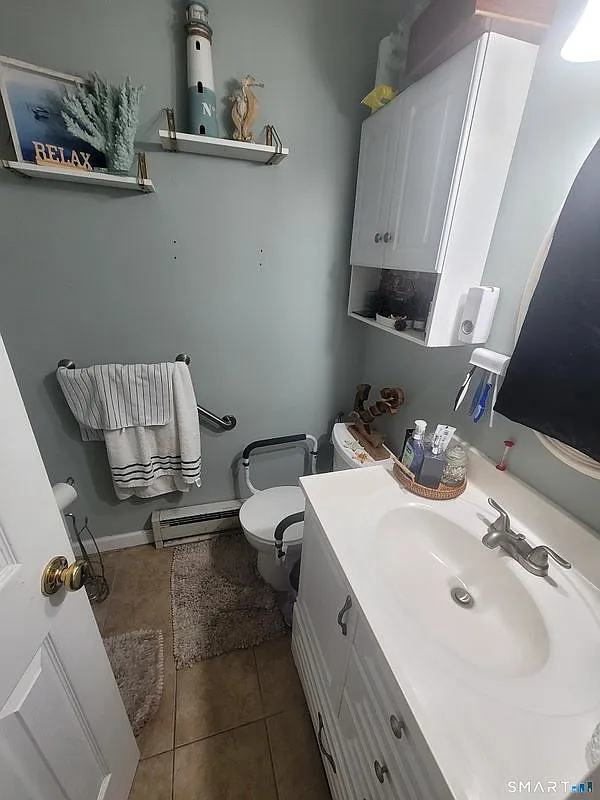3 bed, 2.0 bath, 1038 sqft, $2,100 — Photo 3