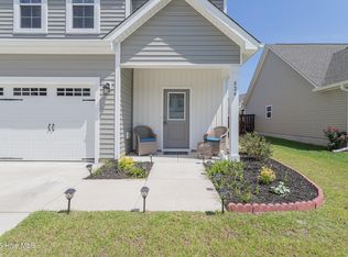 824 Cooke Dr, Hubert, NC 28539