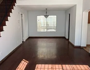 3 bed, 2.5 bath, 1850 sqft, $1,900 — Photo 1