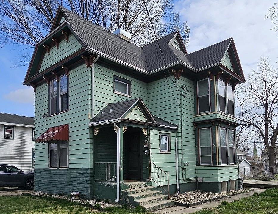 1st image of 333 Linn St