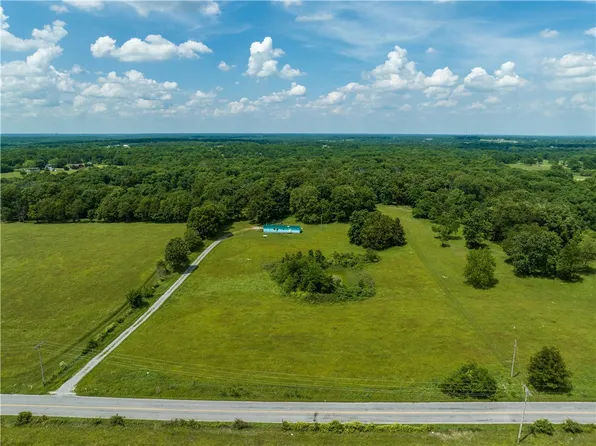 15032 Vaughn Rd, Bentonville, AR 72713