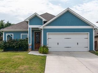 409 Brewer St, Grapevine, TX 76051