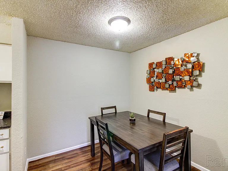 Crossroads Village Apartments — Photo 19