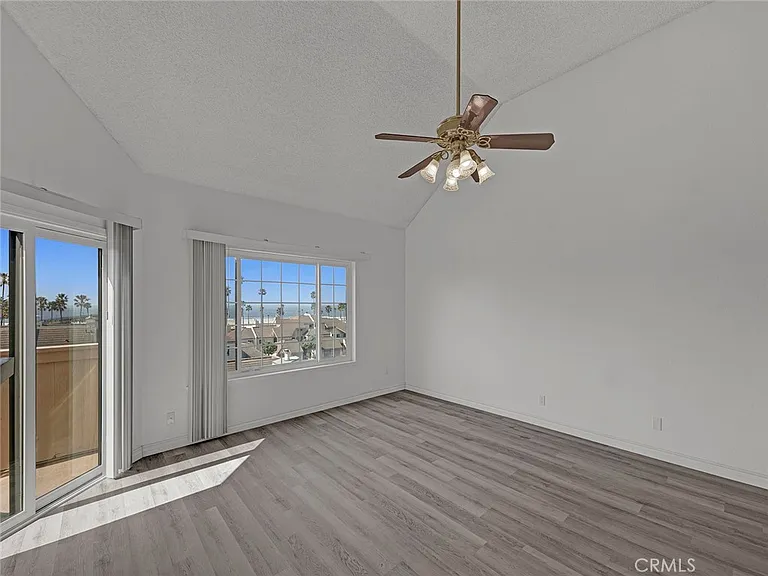 630 Island View Cir — Photo 16