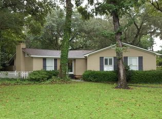 1285 Calais Dr, Mount Pleasant, SC 29464