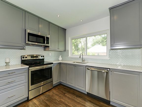 Beautifully updated kitchen