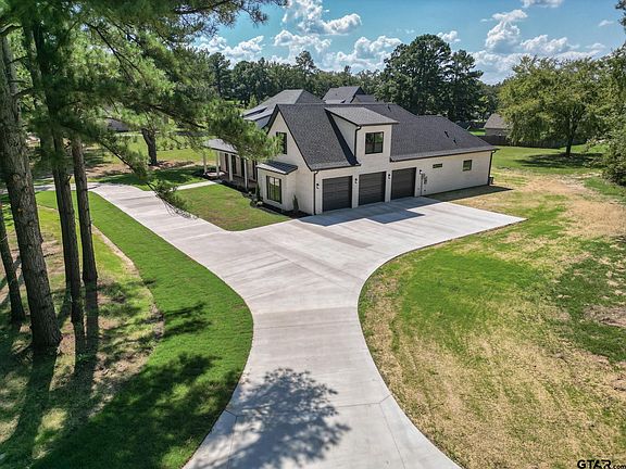 4th image of 17807 Summerhill Cir