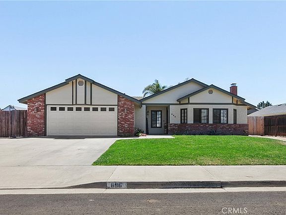 4th image of 696 Tilia St