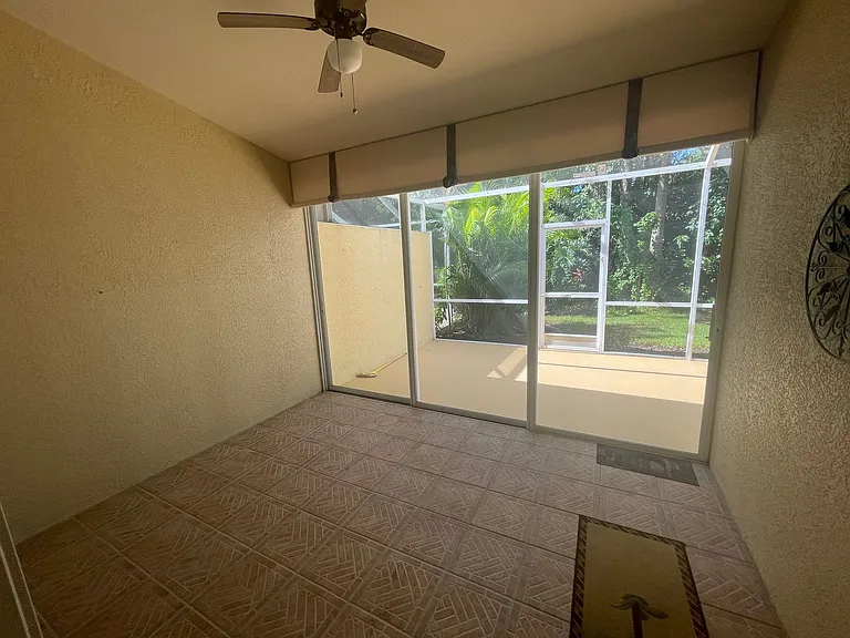 5708 Greenwood Cir #48 — Photo 23