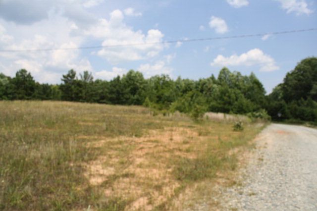 2nd image of 1071 Peartree Ln