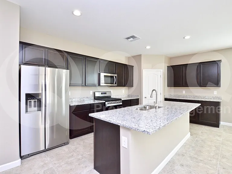 8502 W Millerton Way — Photo 3