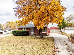 1927 Ashland Ave, Cedar Falls, IA 50613
