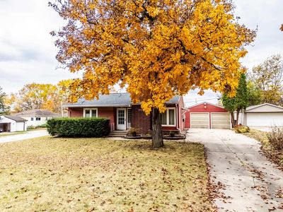 1927 Ashland Ave, Cedar Falls, IA, 50613