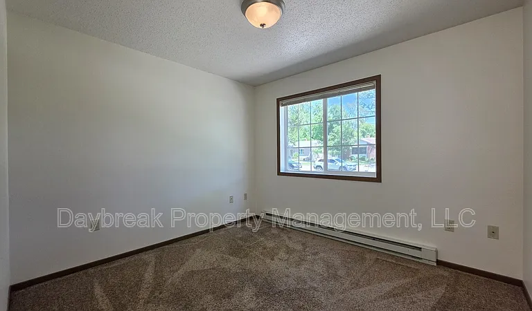 317 16th St S #4 — Photo 9