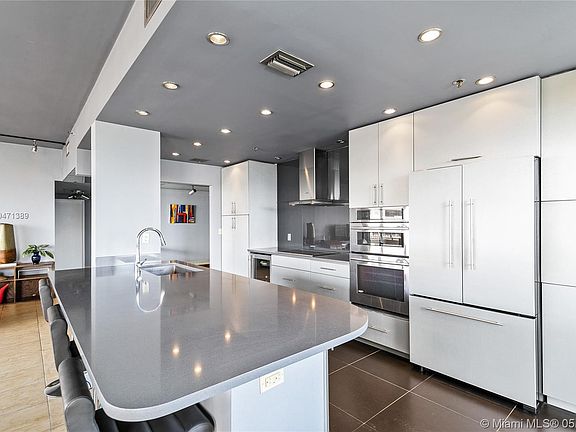 2nd image of 201 Crandon Blvd APT 1000