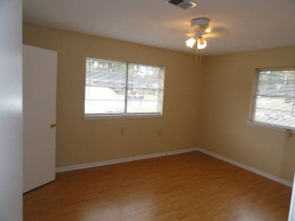 5th image of 108 Mayberry Ct