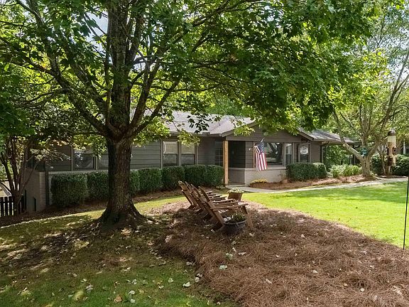 2nd image of 1425 Linda Vista Ln