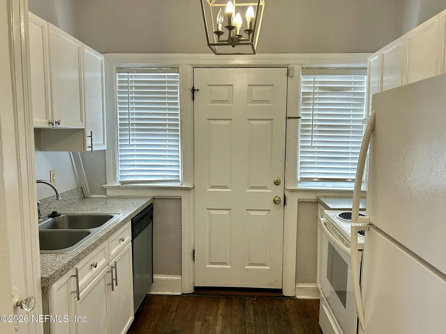 1 bed, 1.0 bath, 700 sqft, $1,200 — Photo 4