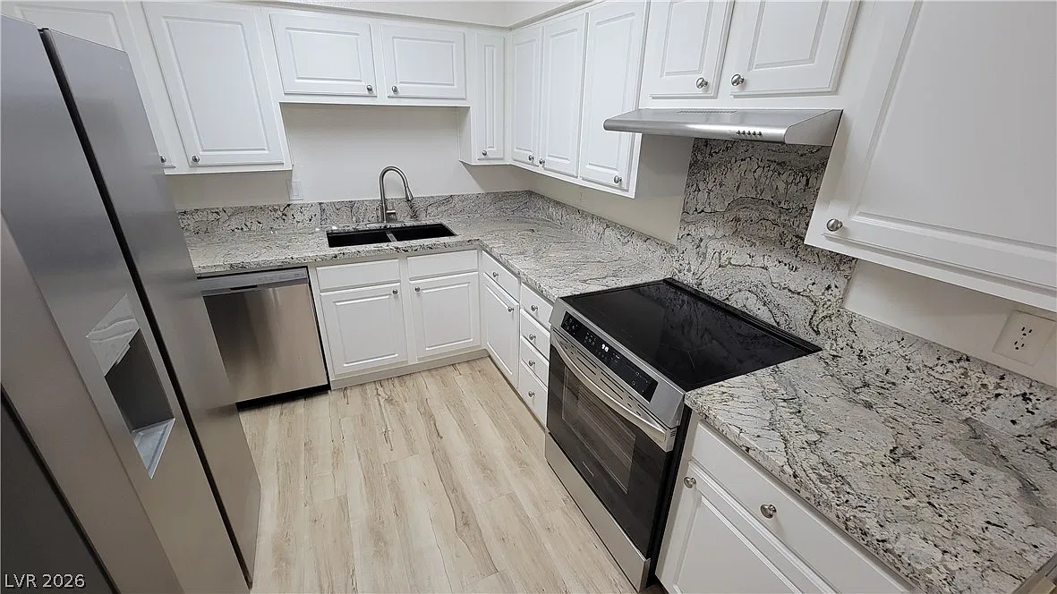 2 bed, 2.0 bath, 1071 sqft, $1,650 — Photo 4