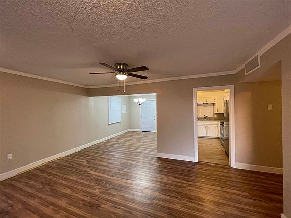 3rd image of 5003 S Lea Ave