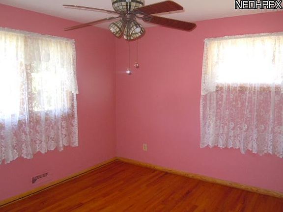 5th image of 3413 Friar Dr