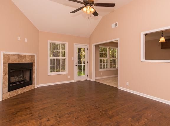 4th image of 400 Piney Dr