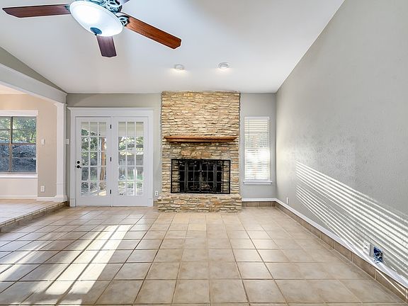 5th image of 605 Buckskin Dr