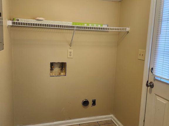 4th image of 107 Lytle Rd APT A