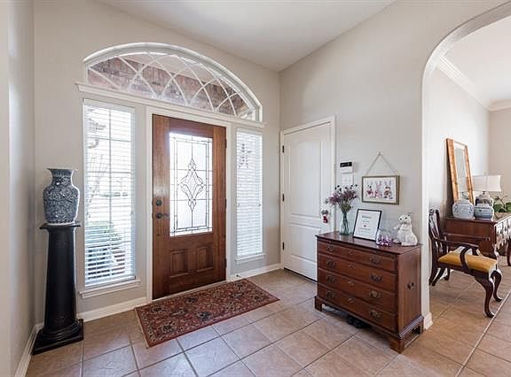 3rd image of 300 Trailridge Dr