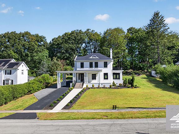 5th image of 727 Heatherwood Rd