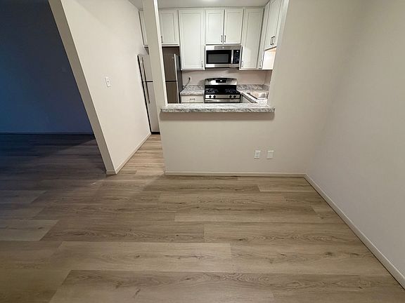 5th image of 1674 Shawano Ave APT 7