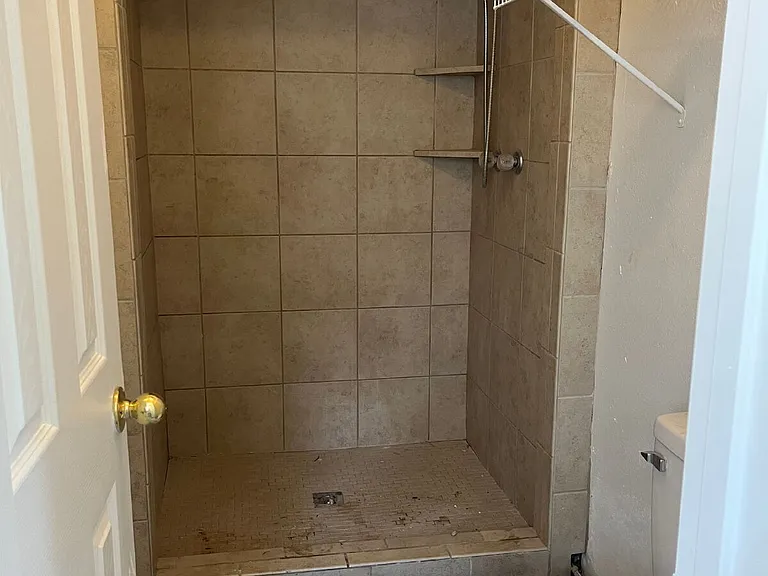 1711 Norwich Ave — Photo 4